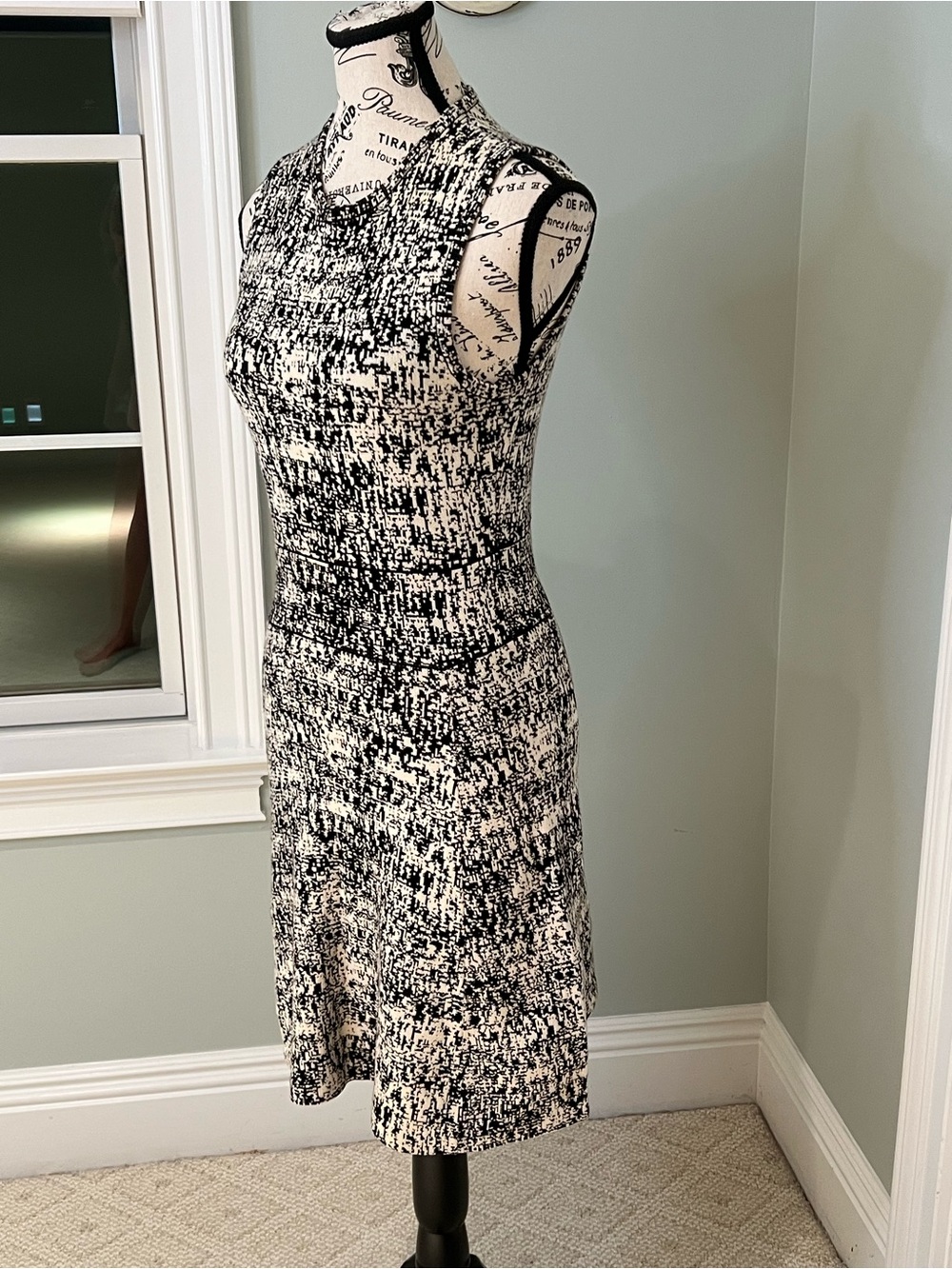 Theory Alancy C Tweedscape dress |black & white textured knit |Size SP |Like New - Picture 7 of 14